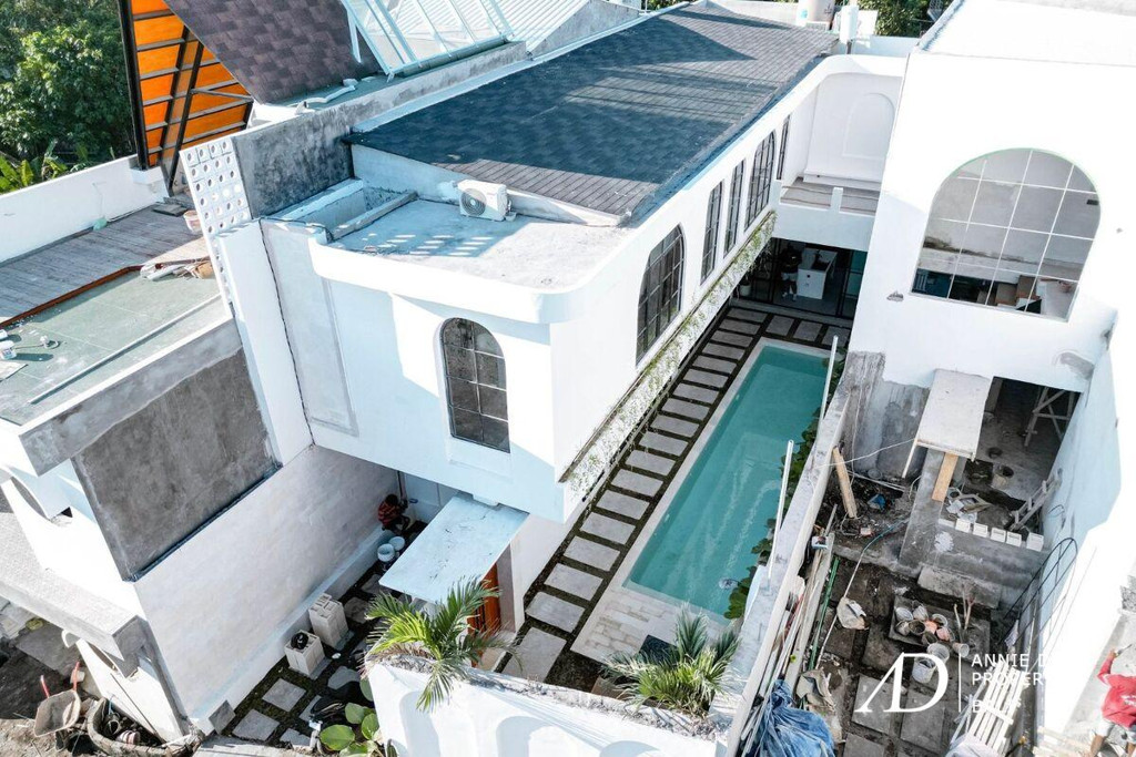 FREEHOLD / LEASEHOLD BRAND NEW MEDITTERANEAN IN STYLE 