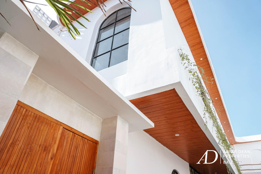 FREEHOLD / LEASEHOLD BRAND NEW MEDITTERANEAN IN STYLE 