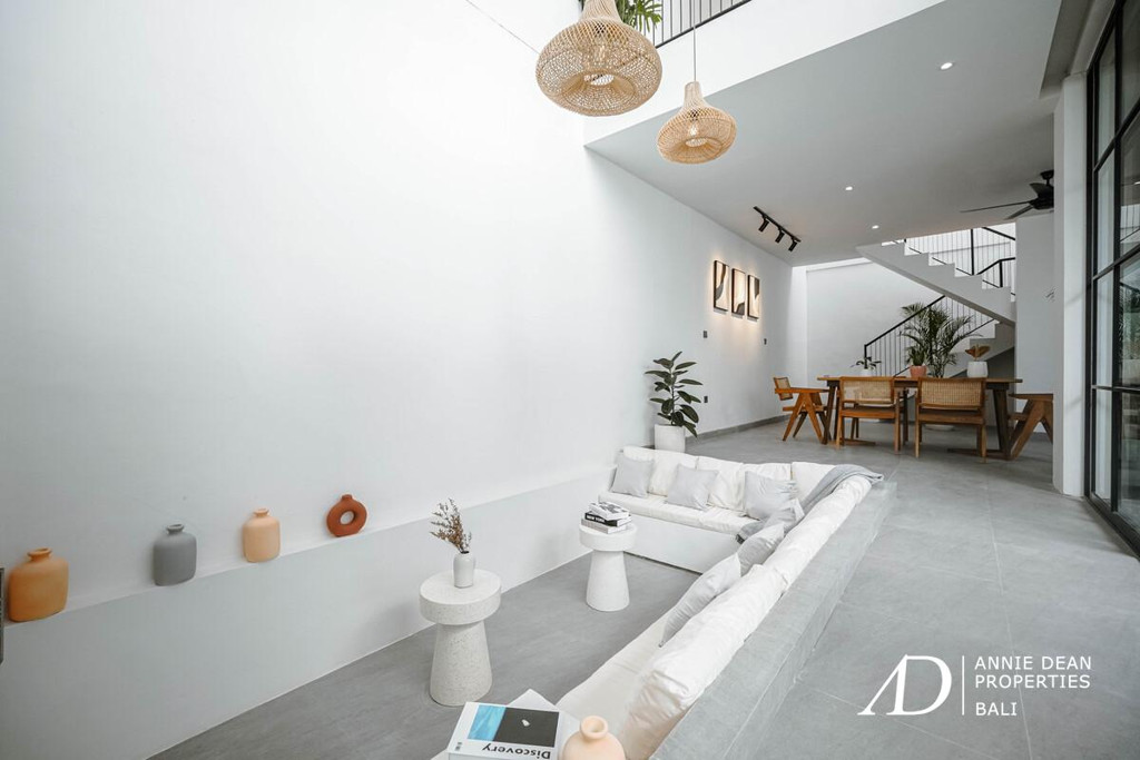 FREEHOLD / LEASEHOLD BRAND NEW MEDITTERANEAN IN STYLE 