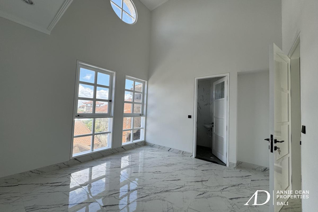  FREEHOLD DETACHED HOUSE NO POOL IN KEROBOKAN 