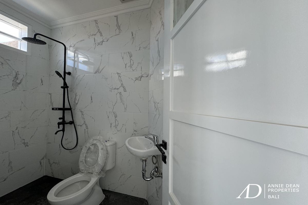  FREEHOLD DETACHED HOUSE NO POOL IN KEROBOKAN 