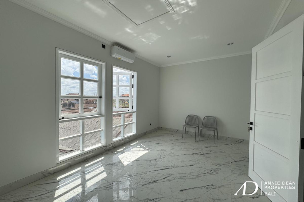  FREEHOLD DETACHED HOUSE NO POOL IN KEROBOKAN 