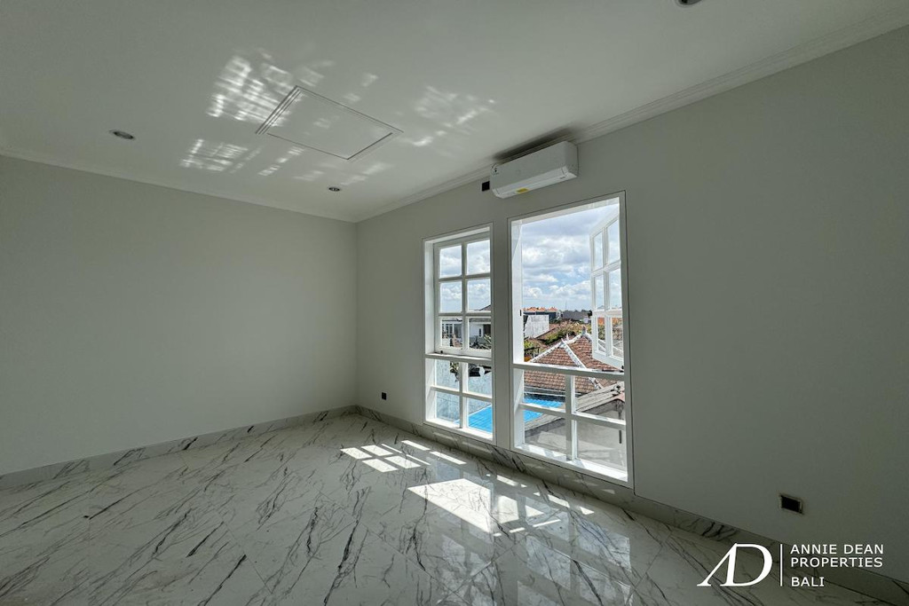  FREEHOLD DETACHED HOUSE NO POOL IN KEROBOKAN 