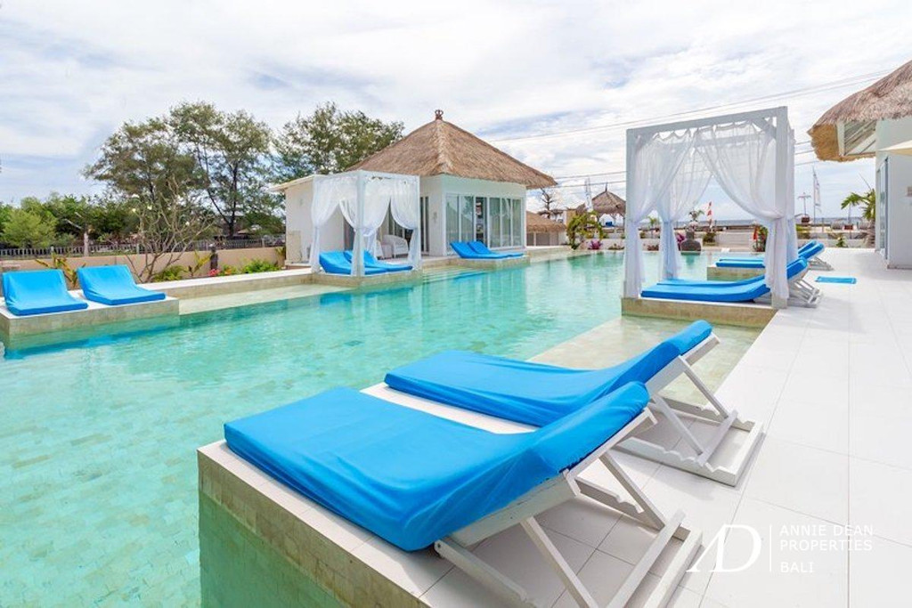 FREEHOLD 9-BEDROOM BEACHFRONT RESORT IN GILI LOMBOK