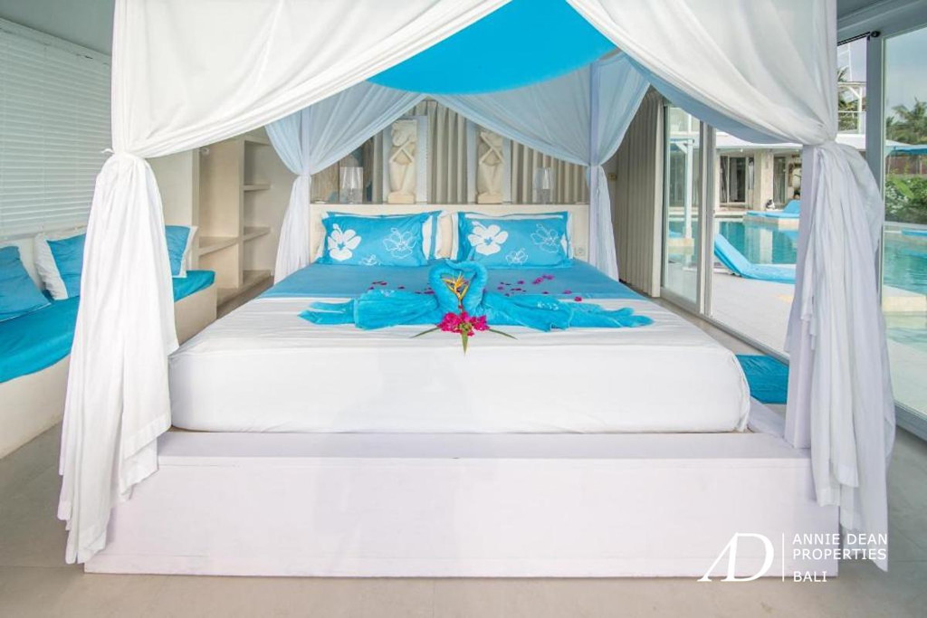 FREEHOLD 9-BEDROOM BEACHFRONT RESORT IN GILI LOMBOK