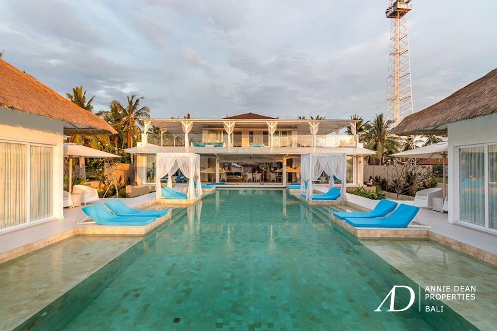 FREEHOLD 9-BEDROOM BEACHFRONT RESORT IN GILI LOMBOK