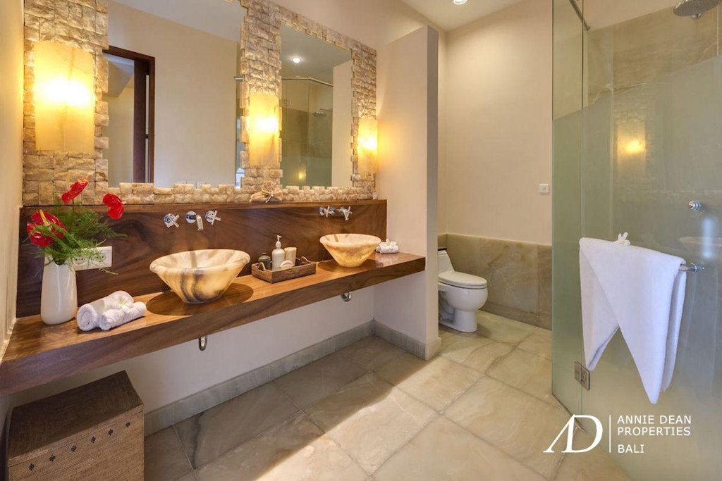 FREEHOLD | ICONIC LUXURY ESTATE WITH 180° OCEAN VIEWS - JIMBARAN