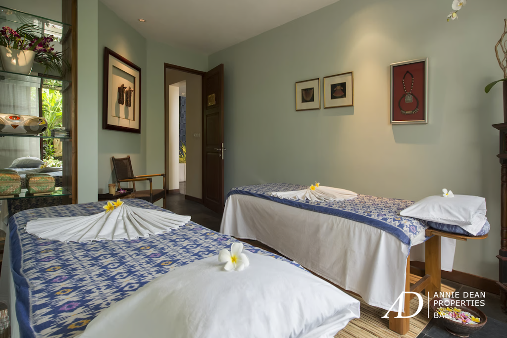 FREEHOLD | ICONIC LUXURY ESTATE WITH 180° OCEAN VIEWS - JIMBARAN