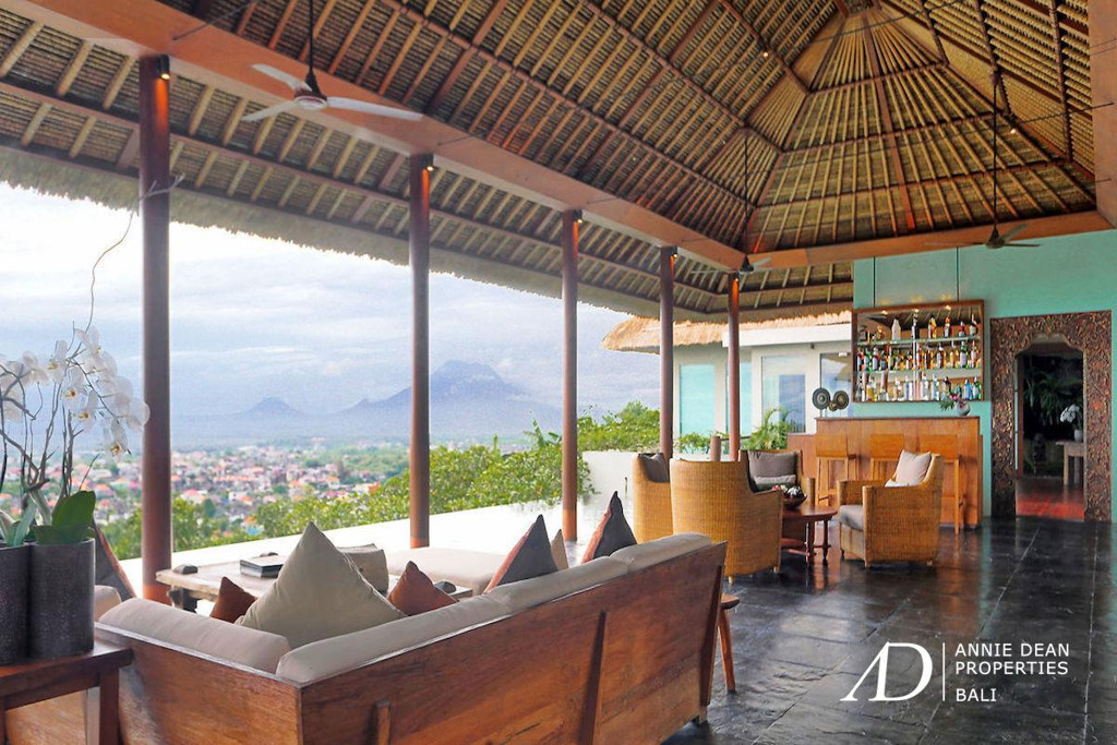 FREEHOLD | ICONIC LUXURY ESTATE WITH 180° OCEAN VIEWS - JIMBARAN