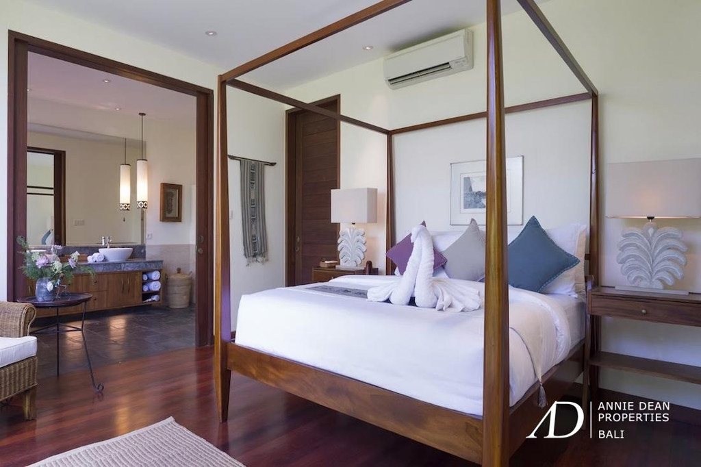 FREEHOLD | ICONIC LUXURY ESTATE WITH 180° OCEAN VIEWS - JIMBARAN