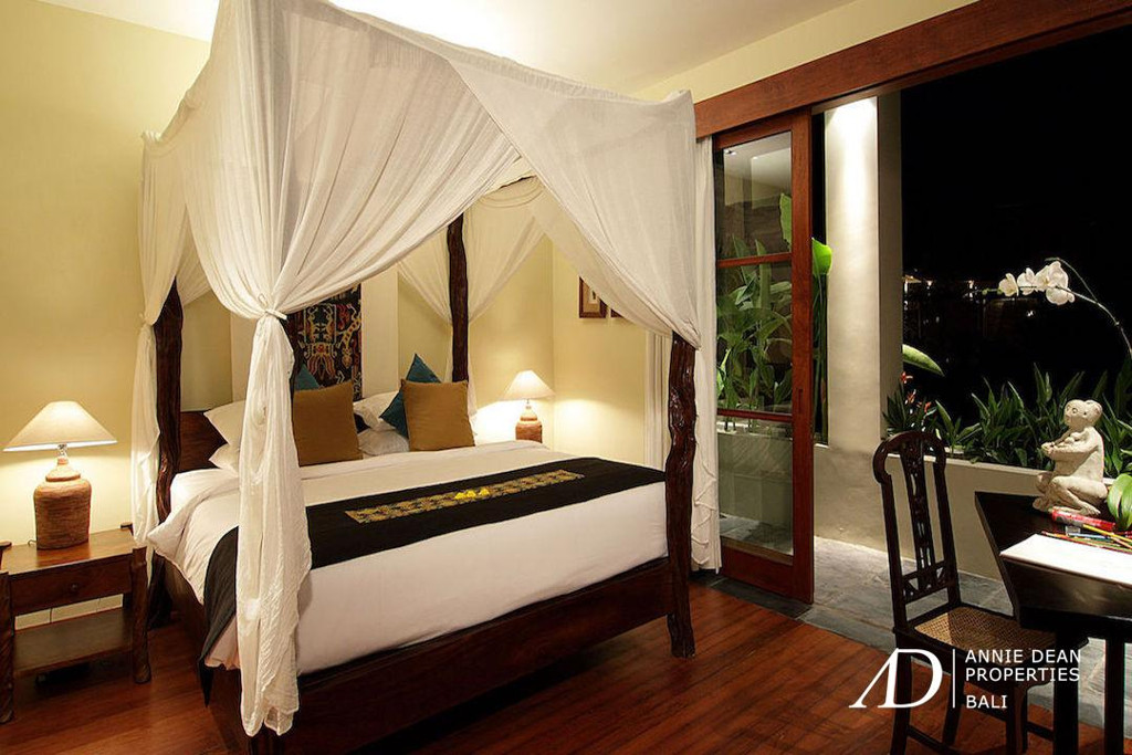 FREEHOLD | ICONIC LUXURY ESTATE WITH 180° OCEAN VIEWS - JIMBARAN