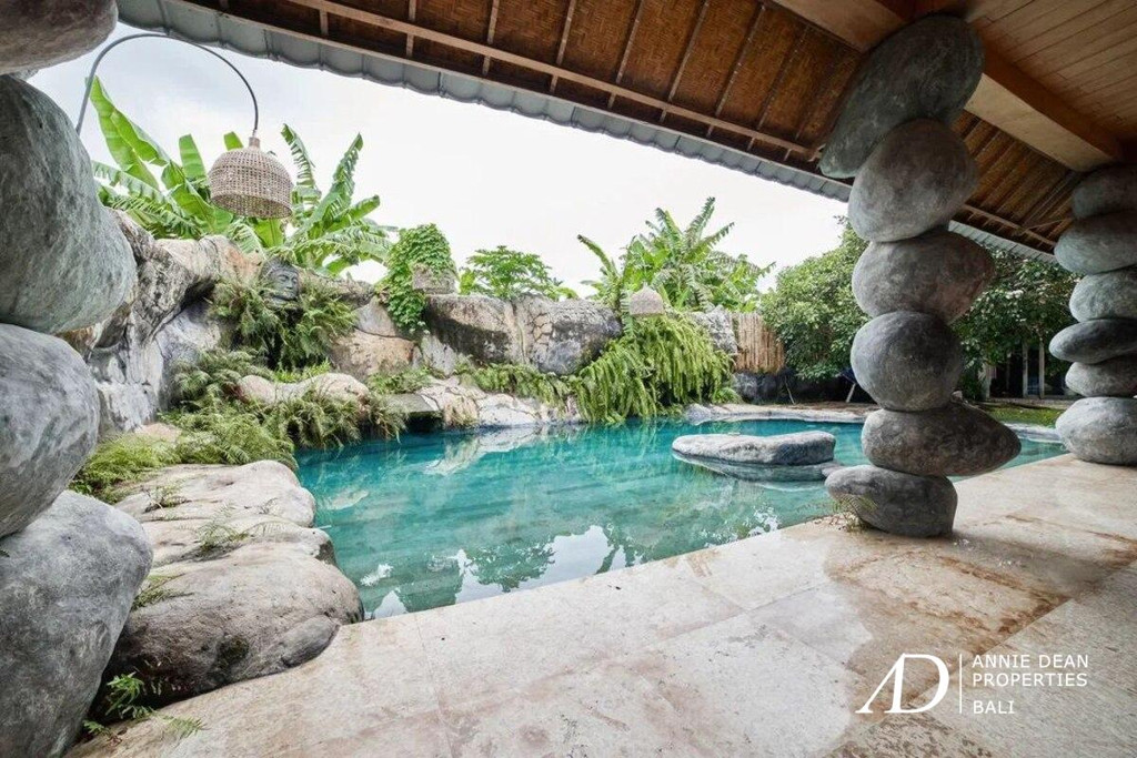 LEASEHOLD | OPEN-LIVING VILLA WITH PANORAMIC VIEWS NEAR UBUD