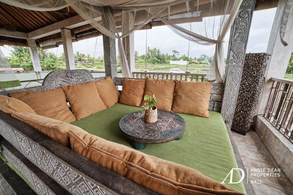 LEASEHOLD | OPEN-LIVING VILLA WITH PANORAMIC VIEWS NEAR UBUD
