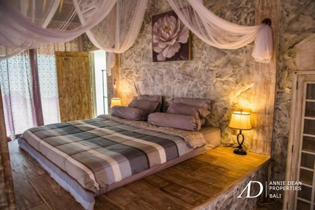 LEASEHOLD | OPEN-LIVING VILLA WITH PANORAMIC VIEWS NEAR UBUD