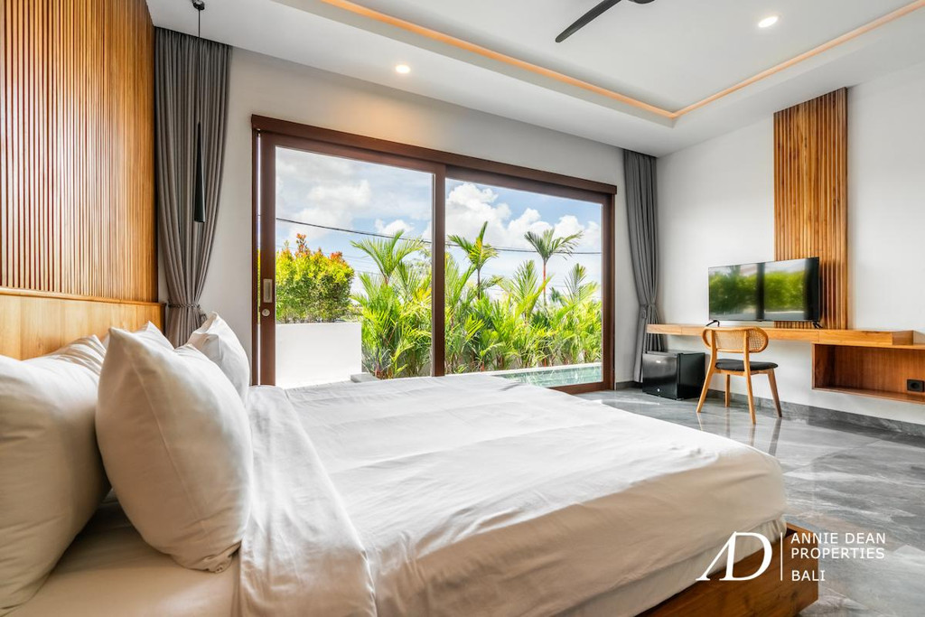 FREEHOLD 5-BEDROOM NEW VILLA NEAR ECHO BEACH BEACH CANGGU