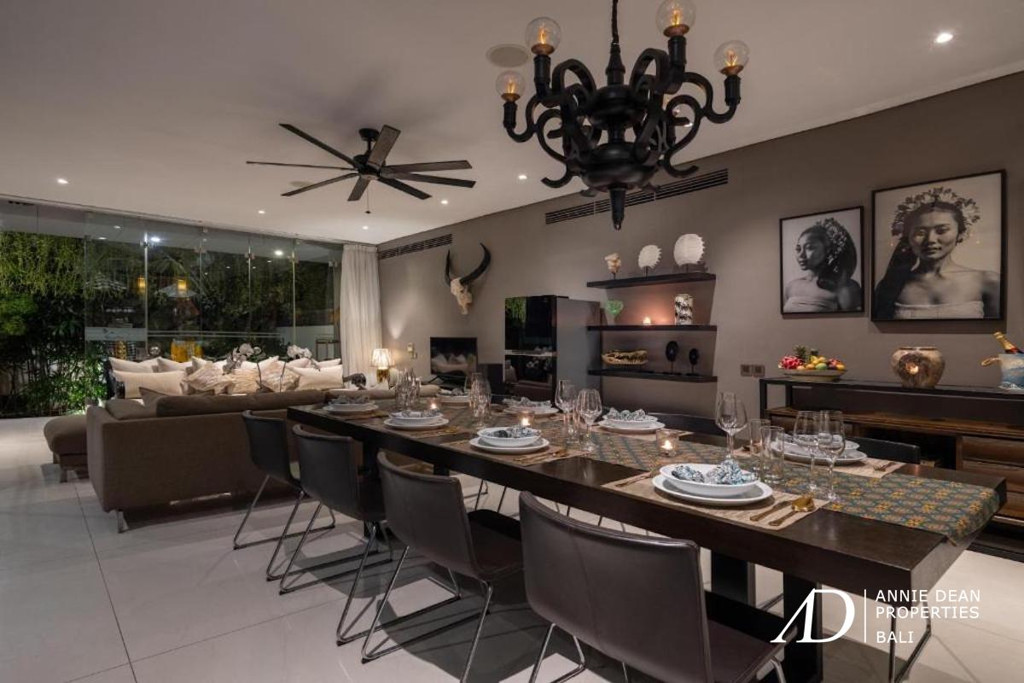 FREEHOLD | LUXURY VILLA 300M FROM SEMINYAK BEACH IN PRESTIGIOUS ESTATE