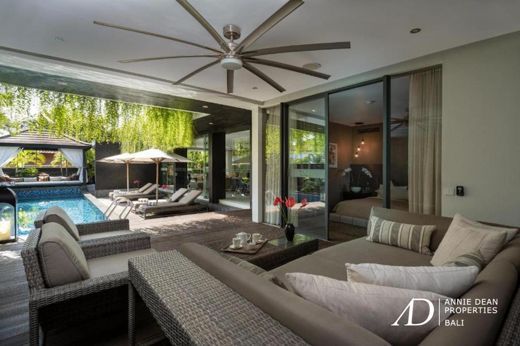 FREEHOLD | LUXURY VILLA 300M FROM SEMINYAK BEACH IN PRESTIGIOUS ESTATE