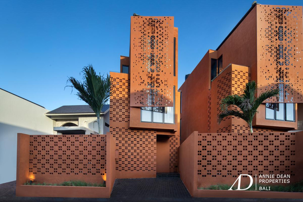 FREEHOLD/LEASEHOLD EARTH VILLA SMART VILLA IN CANGGU