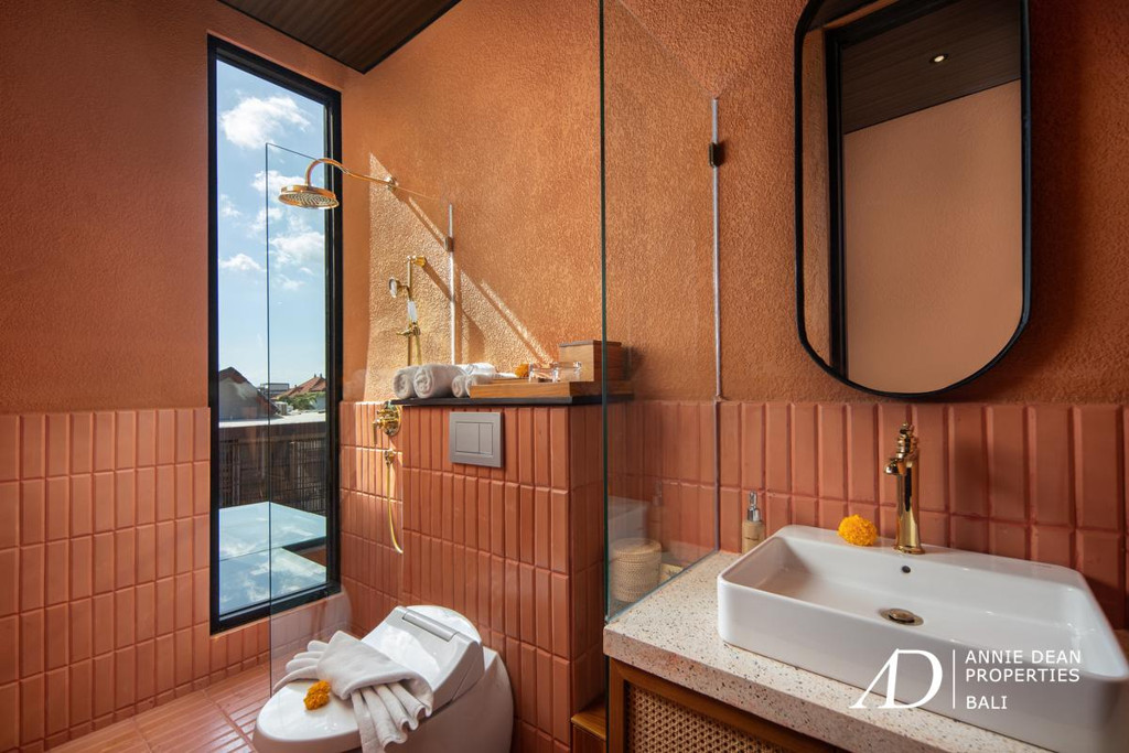 FREEHOLD/LEASEHOLD EARTH VILLA SMART VILLA IN CANGGU