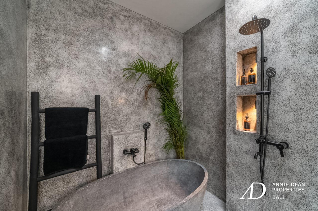 LEASEHOLD SINGLE LEVEL 2-BEDROOM VILLA IN UMALAS