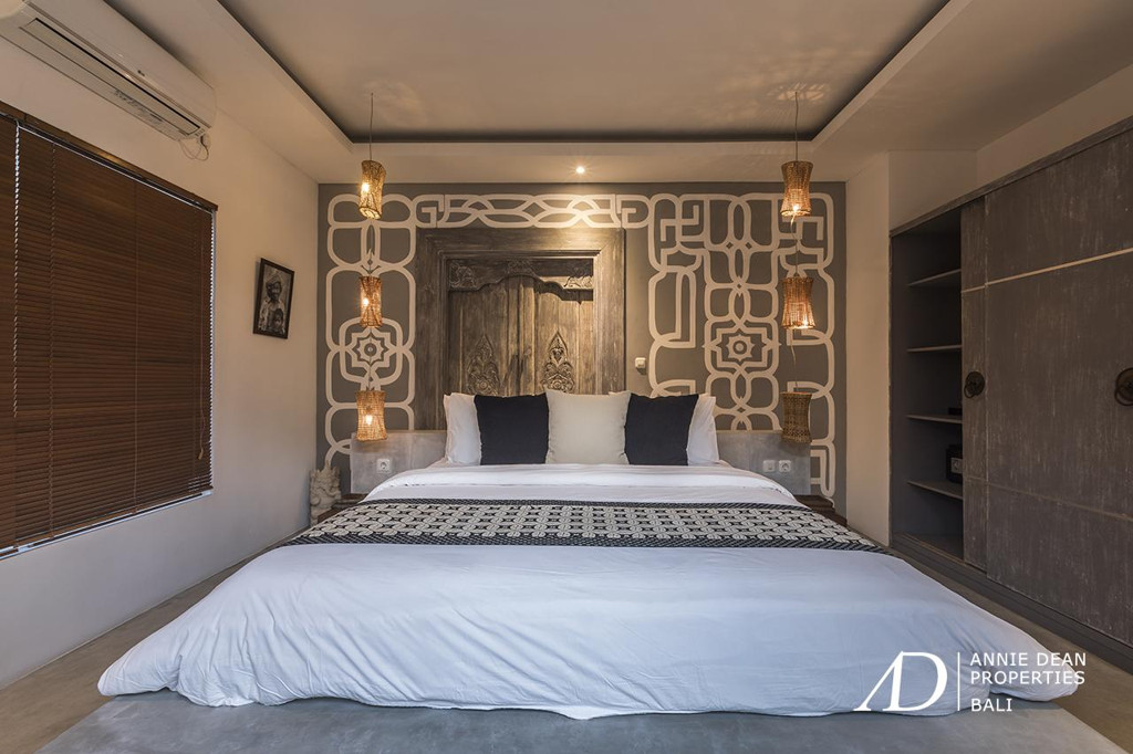 LEASEHOLD | LUXURY SINGLE-LEVEL 3-BEDROOM VILLA IN SEMINYAK