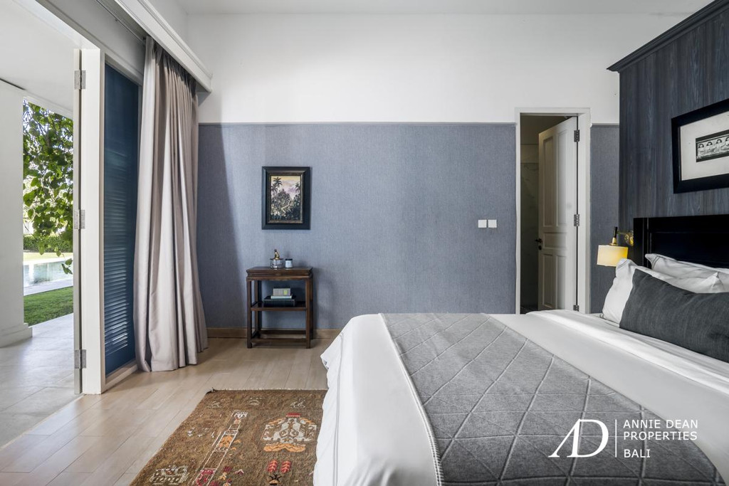 FREEHOLD COLONIAL-STYLE 4-BED VILLA IN TUMBAK BAYUH - PERERENAN 