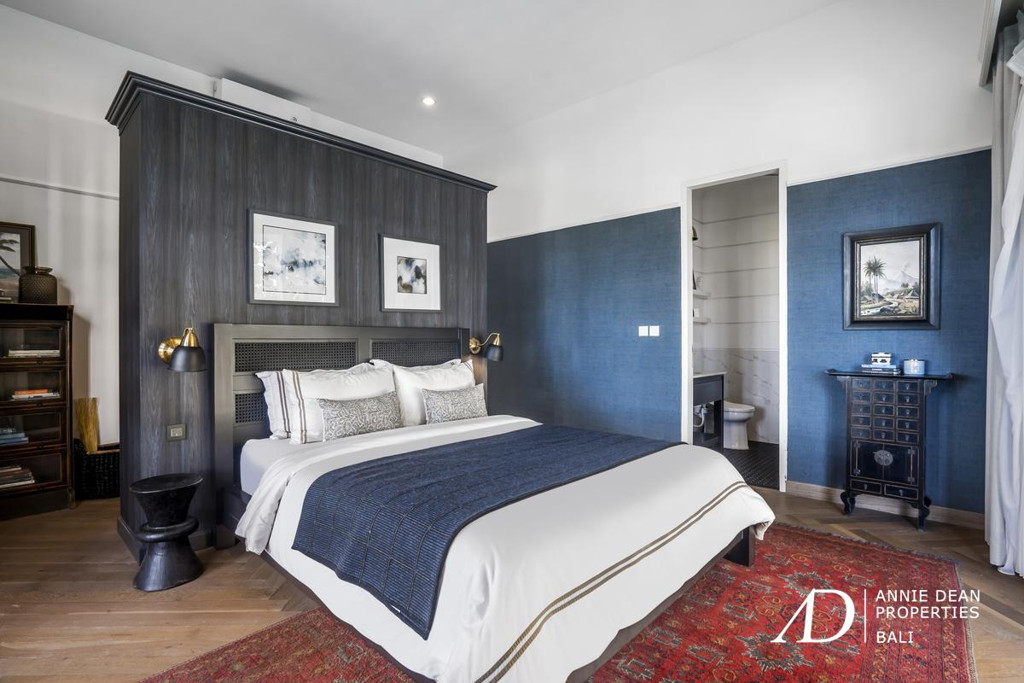 FREEHOLD COLONIAL-STYLE 4-BED VILLA IN TUMBAK BAYUH - PERERENAN 