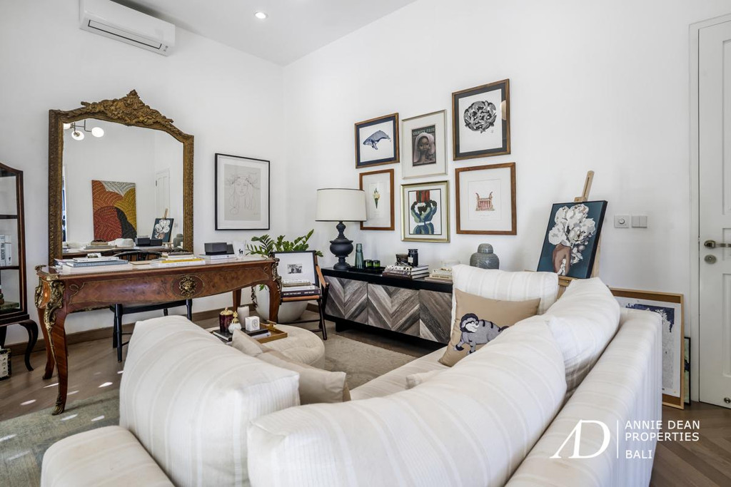 FREEHOLD COLONIAL-STYLE 4-BED VILLA IN TUMBAK BAYUH - PERERENAN 