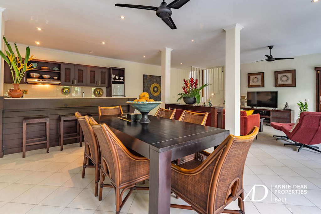 FREEHOLD | 2-BEDROOM VILLA JUST 100M FROM THE BEACH IN SEMINYAK