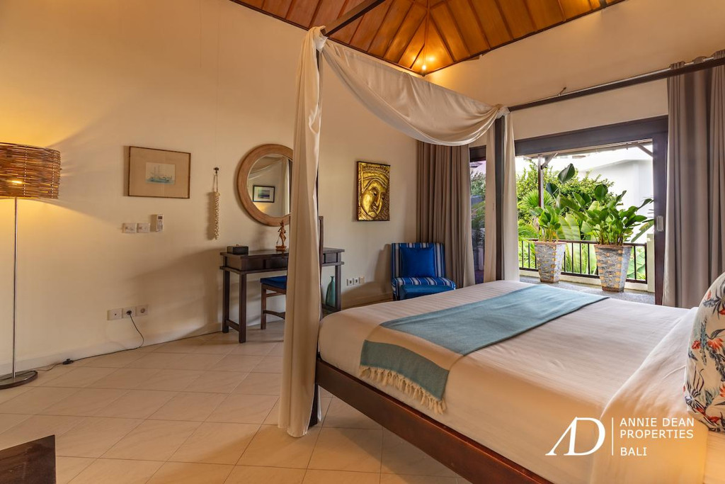 FREEHOLD | 2-BEDROOM VILLA JUST 100M FROM THE BEACH IN SEMINYAK
