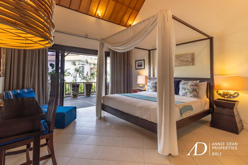 FREEHOLD | 2-BEDROOM VILLA JUST 100M FROM THE BEACH IN SEMINYAK
