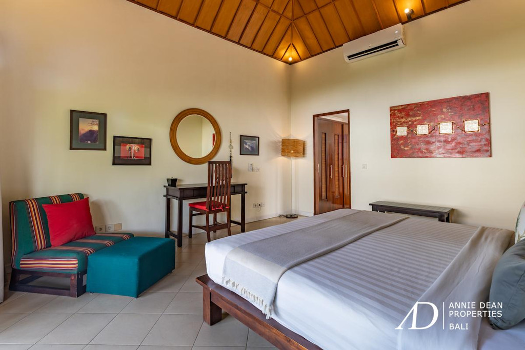 FREEHOLD | 2-BEDROOM VILLA JUST 100M FROM THE BEACH IN SEMINYAK