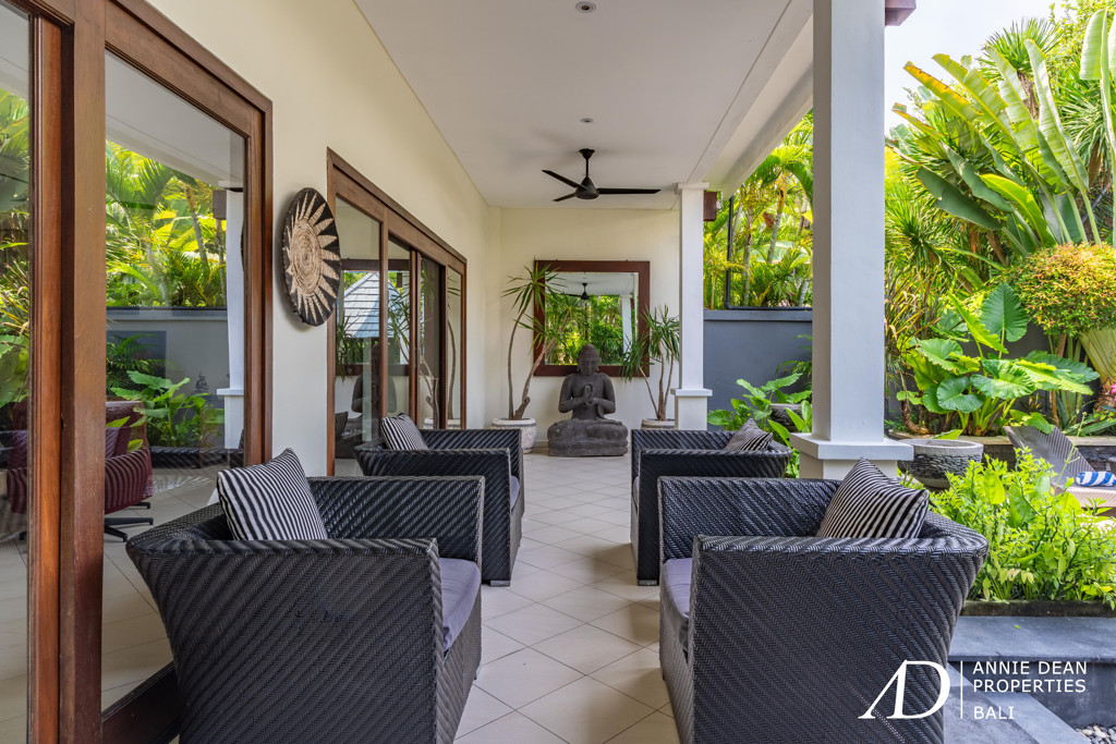 FREEHOLD | 2-BEDROOM VILLA JUST 100M FROM THE BEACH IN SEMINYAK
