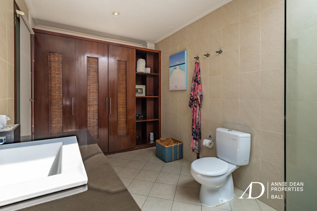 FREEHOLD | 2-BEDROOM VILLA JUST 100M FROM THE BEACH IN SEMINYAK