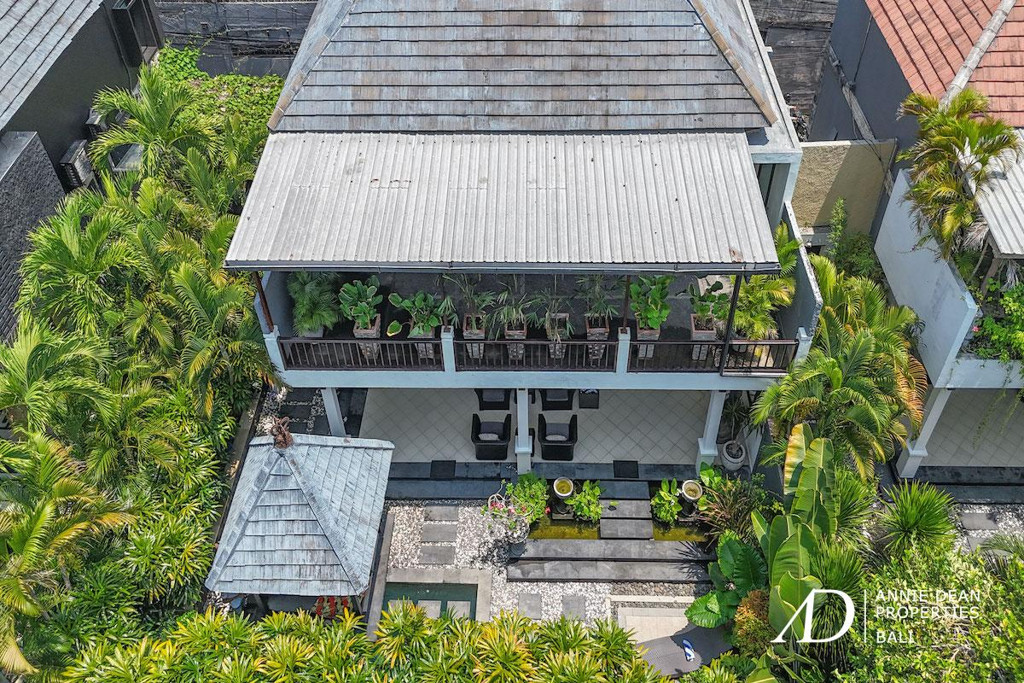 FREEHOLD | 2-BEDROOM VILLA JUST 100M FROM THE BEACH IN SEMINYAK
