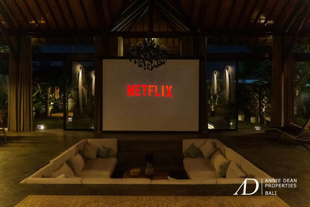 LEASEHOLD | MODERN TROPICAL VILLA WITH SUNKEN LOUNGE IN PRIME JIMBARAN