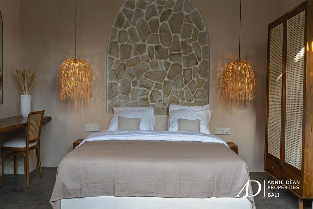 LEASEHOLD | MODERN TROPICAL VILLA WITH SUNKEN LOUNGE IN PRIME JIMBARAN