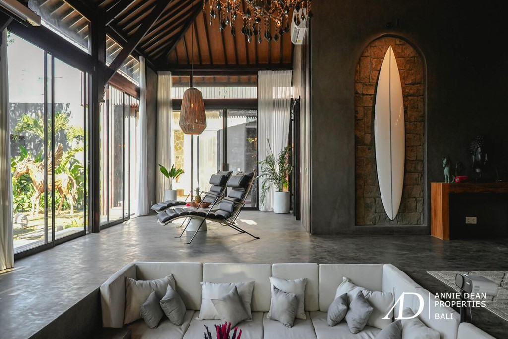 LEASEHOLD | MODERN TROPICAL VILLA WITH SUNKEN LOUNGE IN PRIME JIMBARAN
