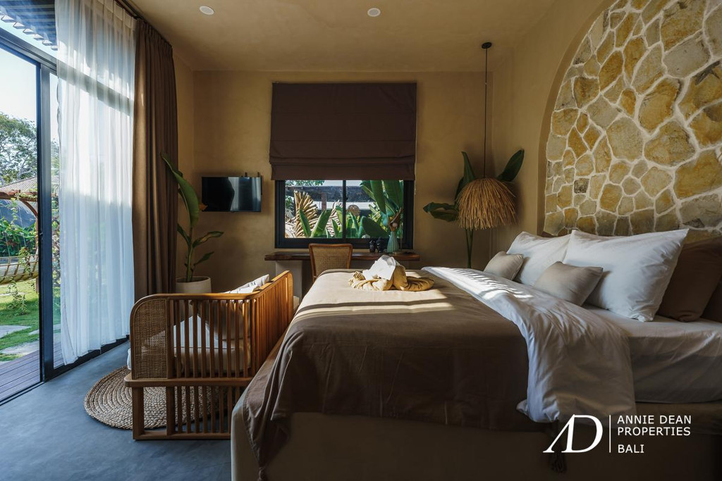 LEASEHOLD | MODERN TROPICAL VILLA WITH SUNKEN LOUNGE IN PRIME JIMBARAN