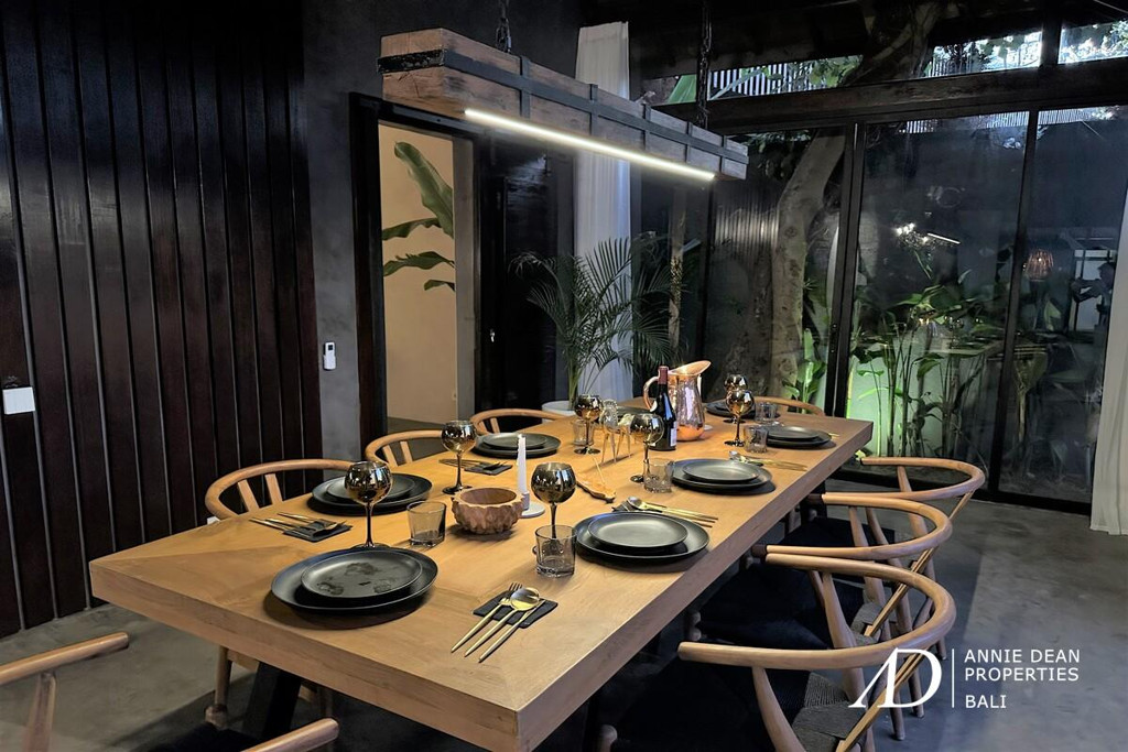 LEASEHOLD | MODERN TROPICAL VILLA WITH SUNKEN LOUNGE IN PRIME JIMBARAN