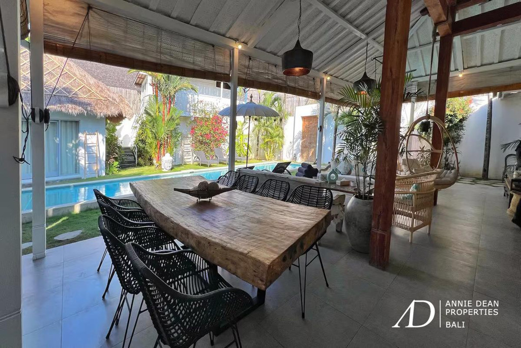 LEASEHOLD (14 YEARS) | JOGLO-STYLE 4-BEDROOM VILLA IN OBEROI SEMINYAK