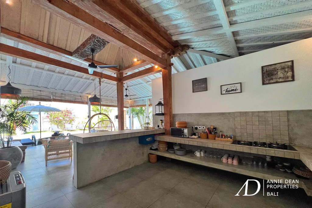 LEASEHOLD (14 YEARS) | JOGLO-STYLE 4-BEDROOM VILLA IN OBEROI SEMINYAK