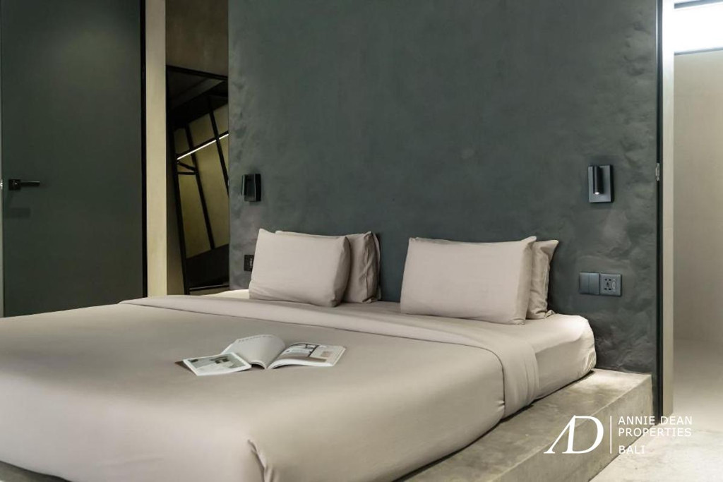 LEASEHOLD | MODERN MINIMALIST 1-BEDROOM APARTMENT IN BABAKAN, CANGGU