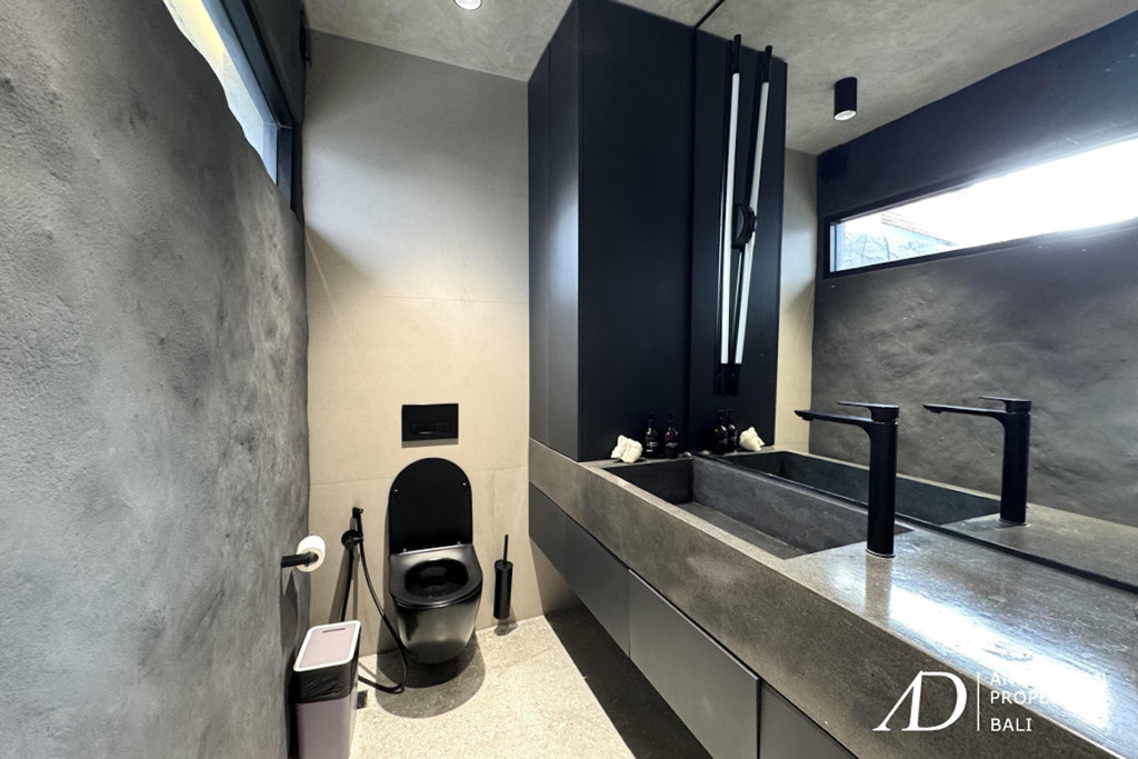 LEASEHOLD | MODERN MINIMALIST 1-BEDROOM APARTMENT IN BABAKAN, CANGGU