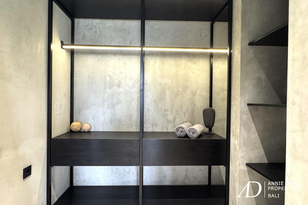 LEASEHOLD | MODERN MINIMALIST 1-BEDROOM APARTMENT IN BABAKAN, CANGGU