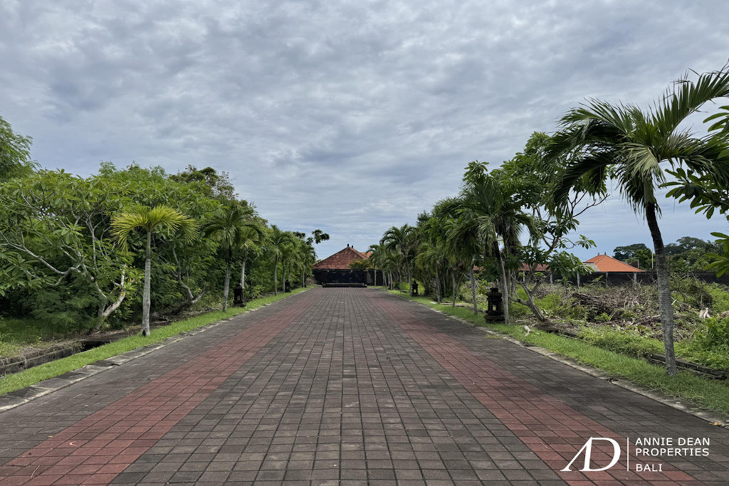 FREEHOLD BEUTIFUL PLOT OF LAND IN NUSA DUA (27,8 ARE )