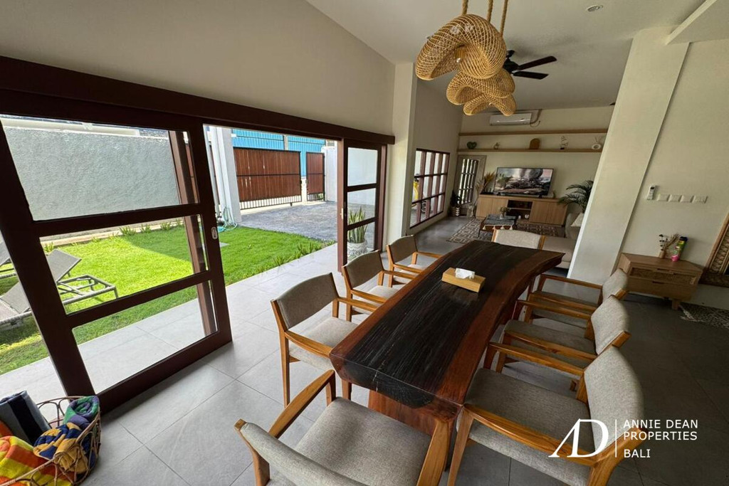 FREEHOLD | TROPICAL STYLE 3-BEDROOM VILLA IN MUNGGU 