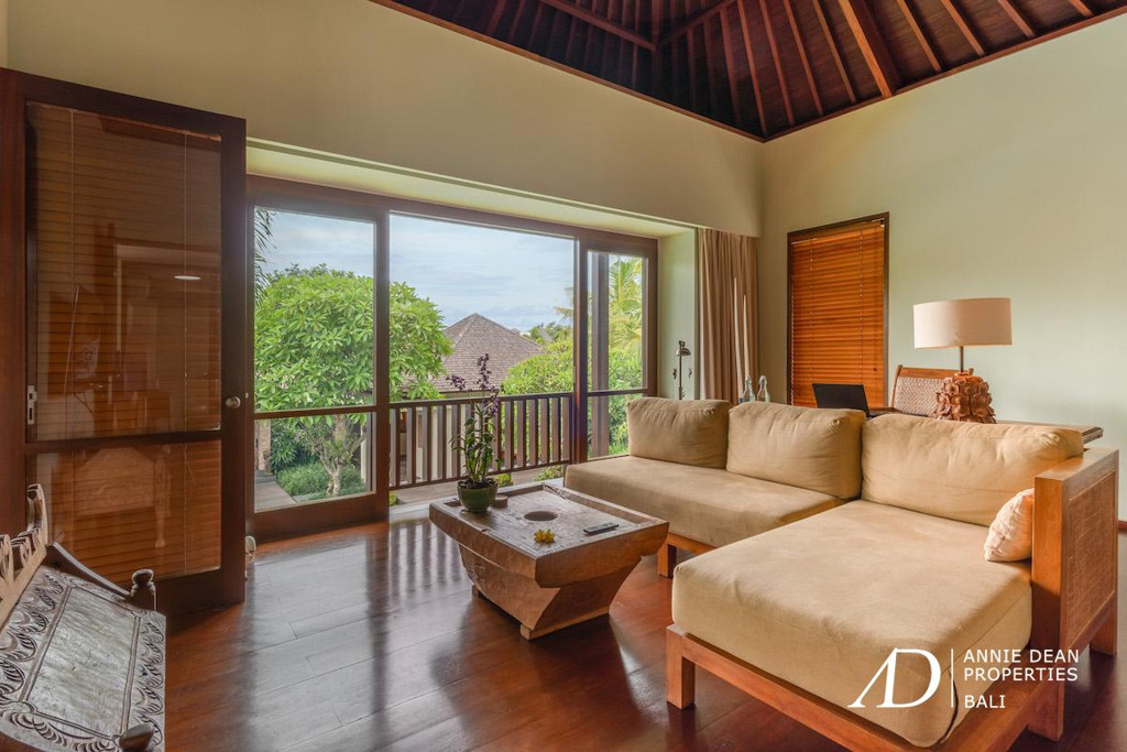 FREEHOLD | LUXURY VILLA WITHIN A PRIVATE COMPOUND IN PRIME SEMINYAK