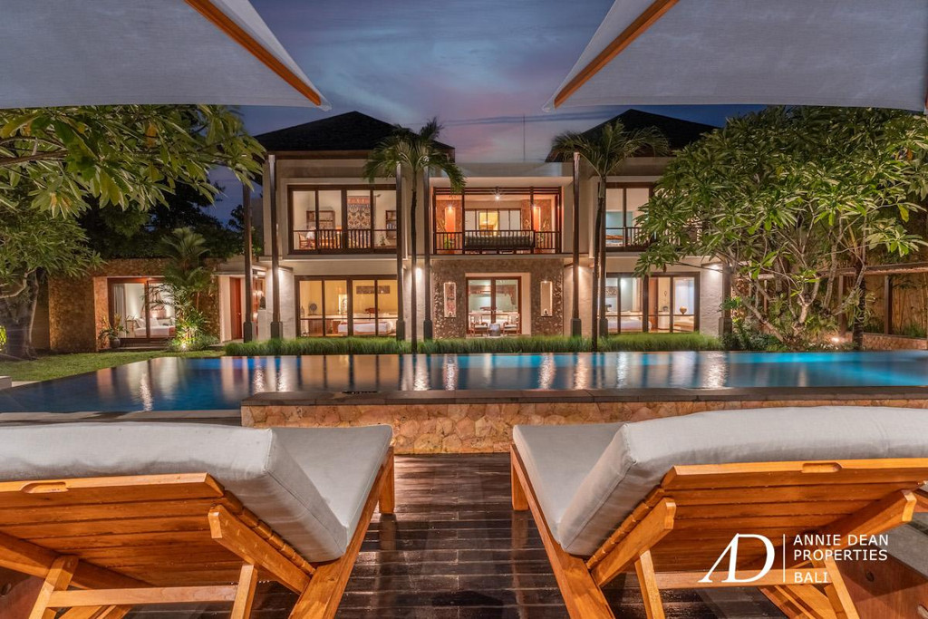 FREEHOLD | LUXURY VILLA WITHIN A PRIVATE COMPOUND IN PRIME SEMINYAK