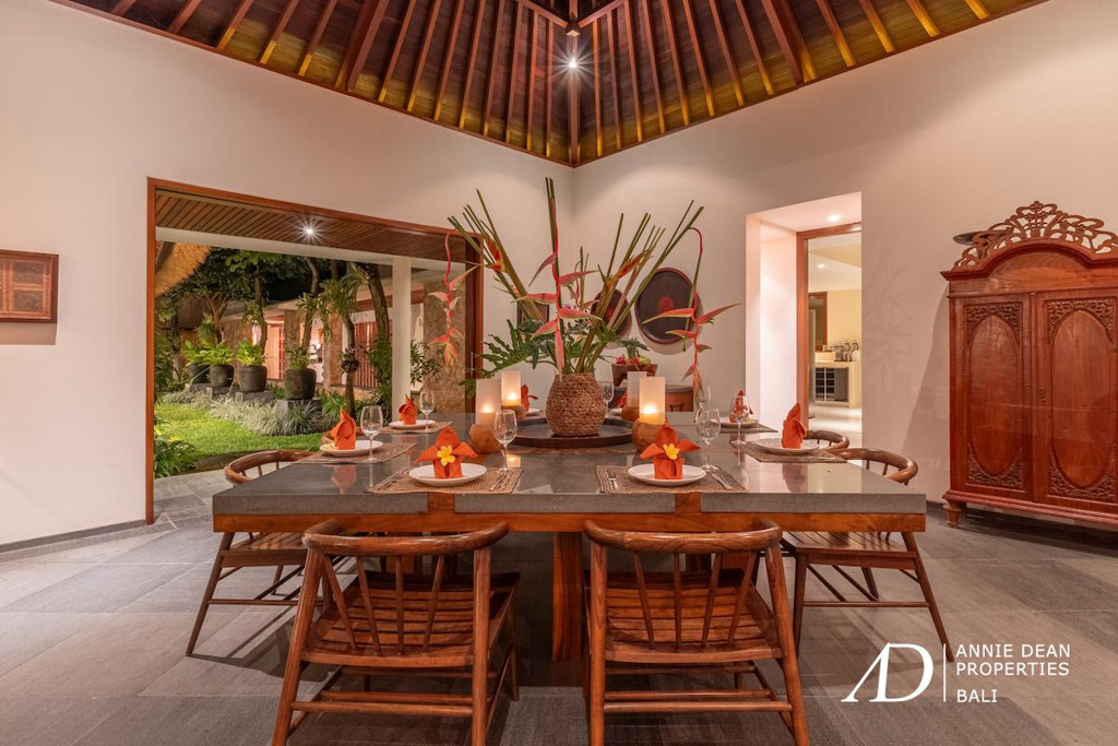 FREEHOLD | LUXURY VILLA WITHIN A PRIVATE COMPOUND IN PRIME SEMINYAK